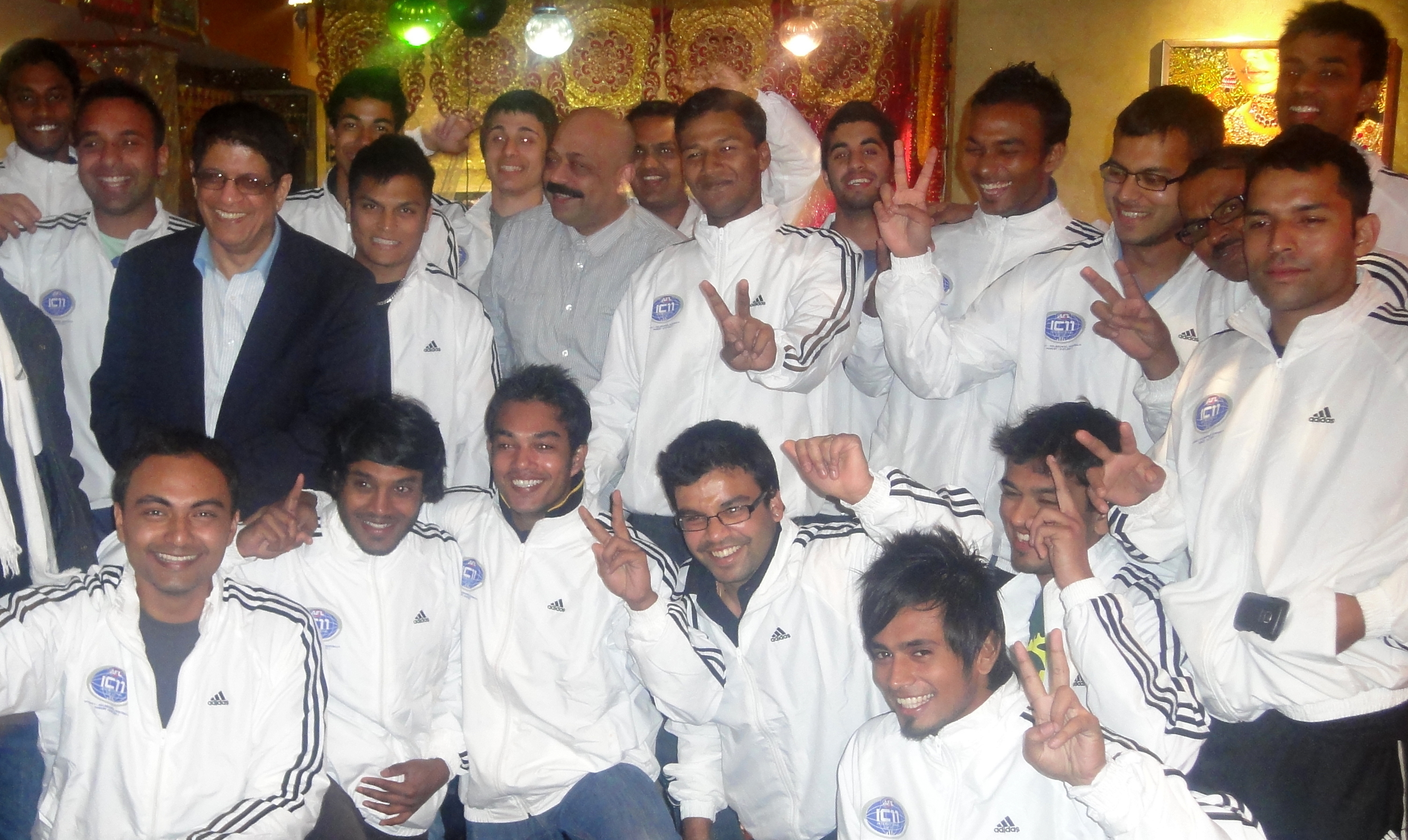 Mr. Watts with the Indian team in 2011 at a dinner hosted by Bhavan's Australia